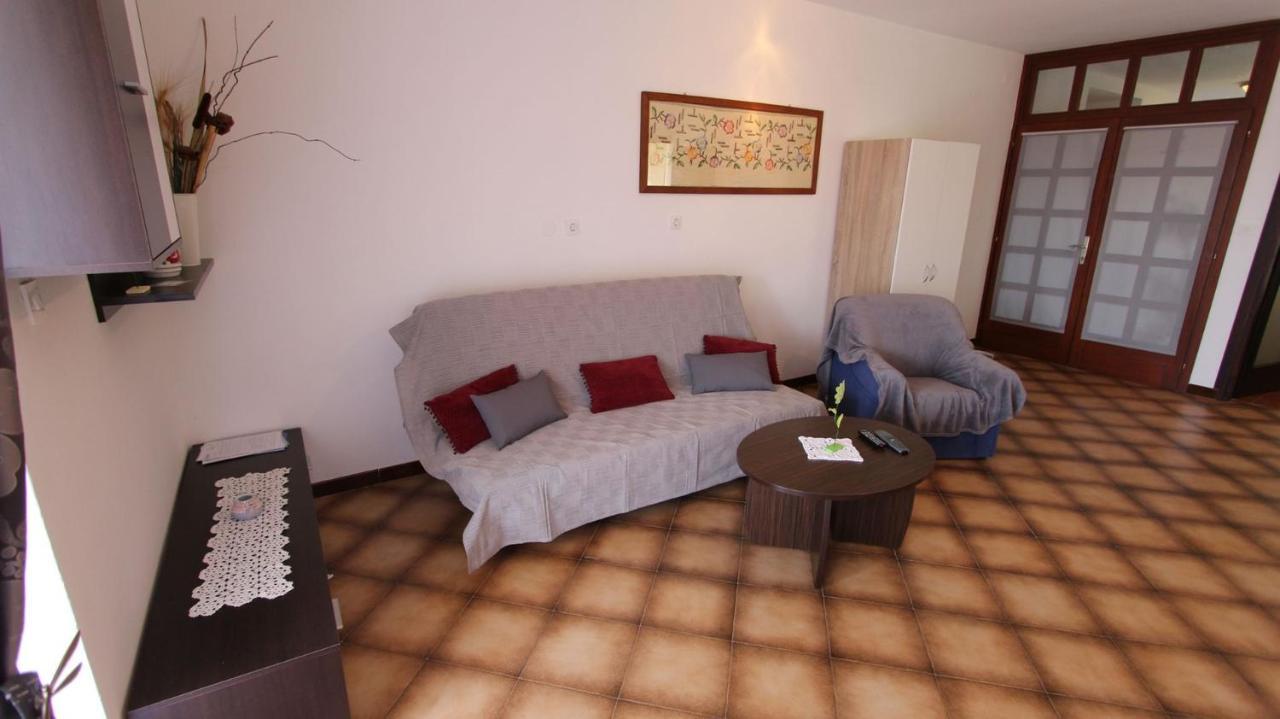 Apartments And Rooms Jelka Malinska Exteriér fotografie