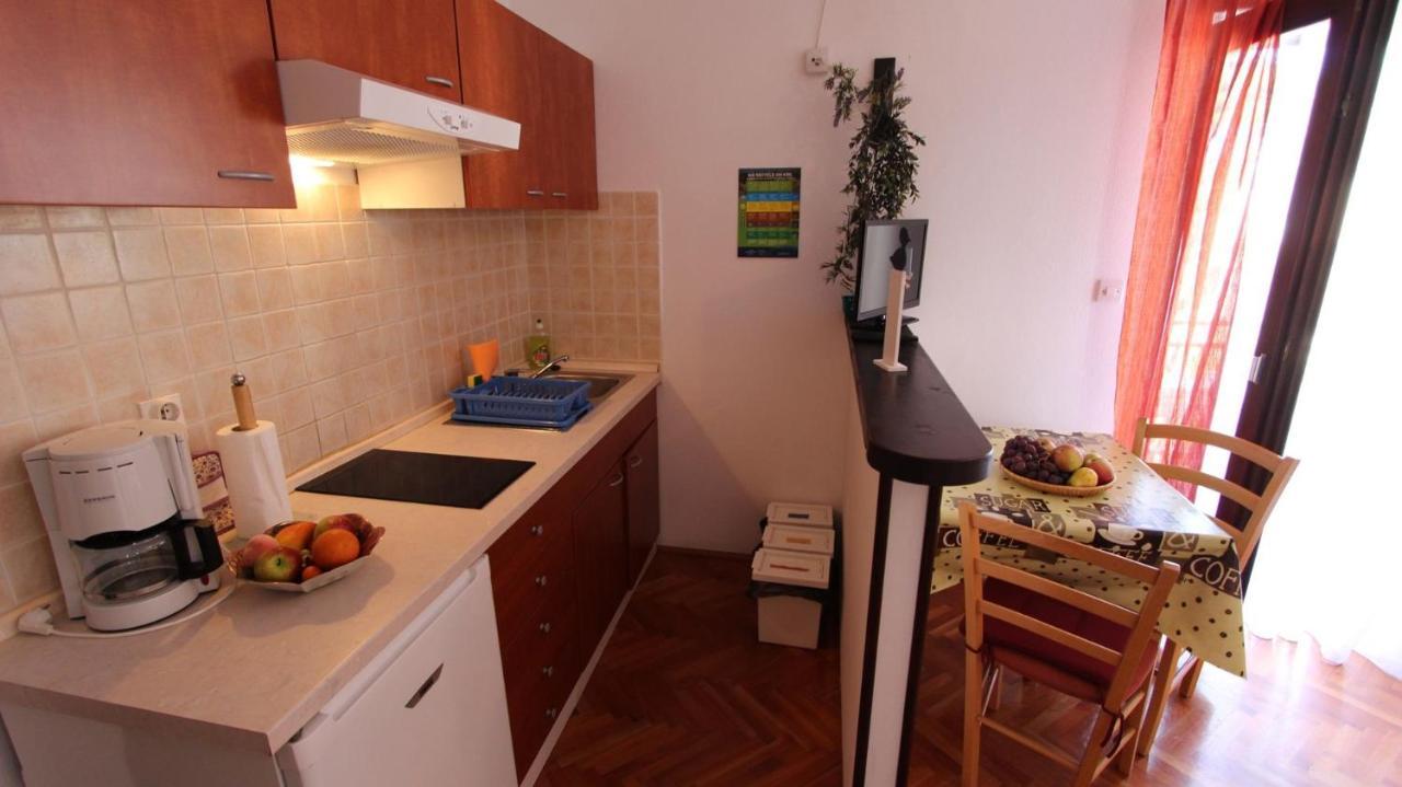 Apartments And Rooms Jelka Malinska Exteriér fotografie